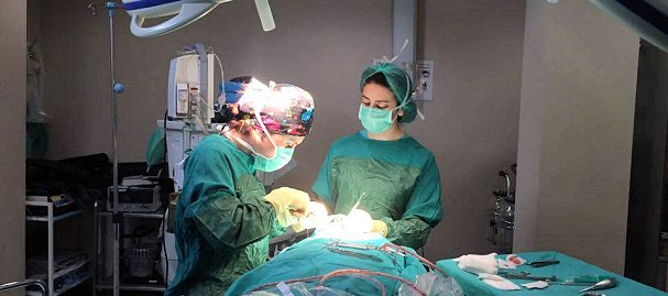 dişlərin əməliyyatı çənə cərrah